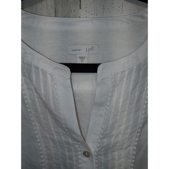 J Jill Love Linen White Pin Tuck 1/2 Button Blouse - Picture 2 of 4